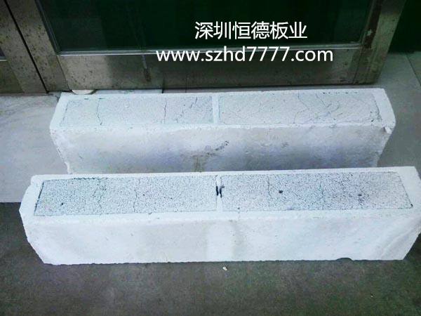 輕質(zhì)隔墻板